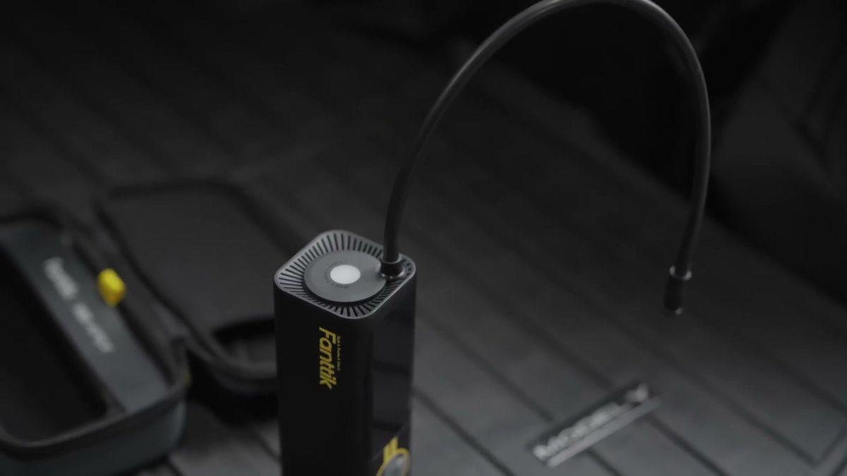 Fanttik Portable Air Compressor in Ryan Shaw's Tesla