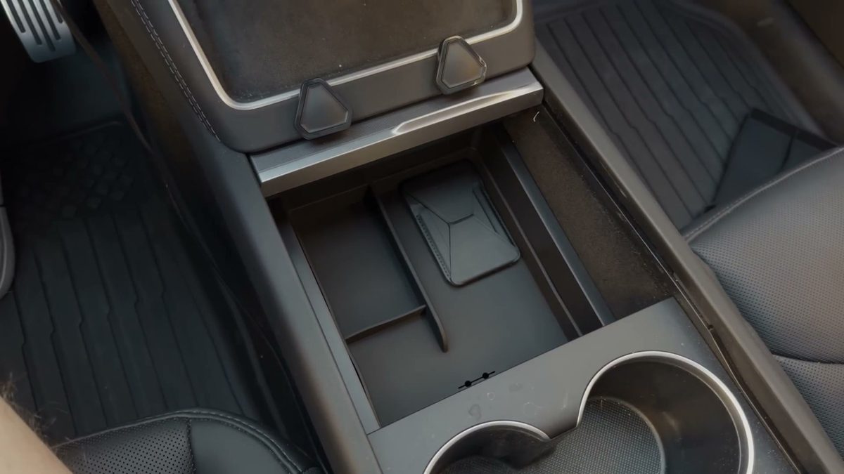 Center Console Organizers in Ryan Shaw's Tesla
